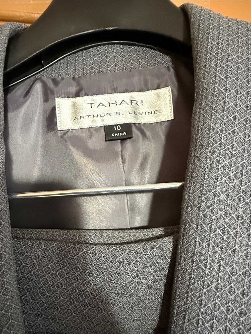 Tahari Gray Women's Tailored Blazer & Pant Suit - Picture 3 of 6